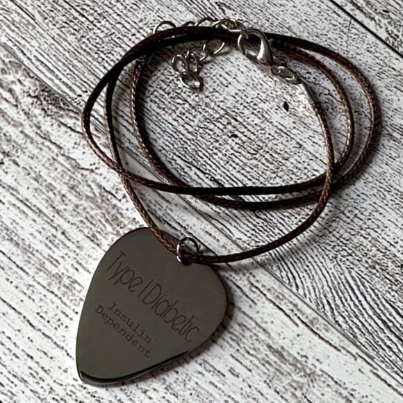 T1D Med Alert, Guitar Pick Charm/Pendant & Necklace Set - Picture 3 of 10